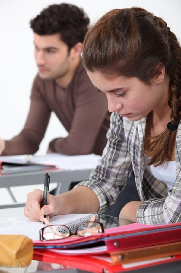 高中英语笔试教师资格证考试规律