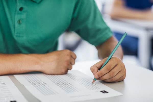 安徽成考2022英文真题_2021全国成人高考英语试题