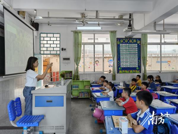 湛江市太平中学课程表